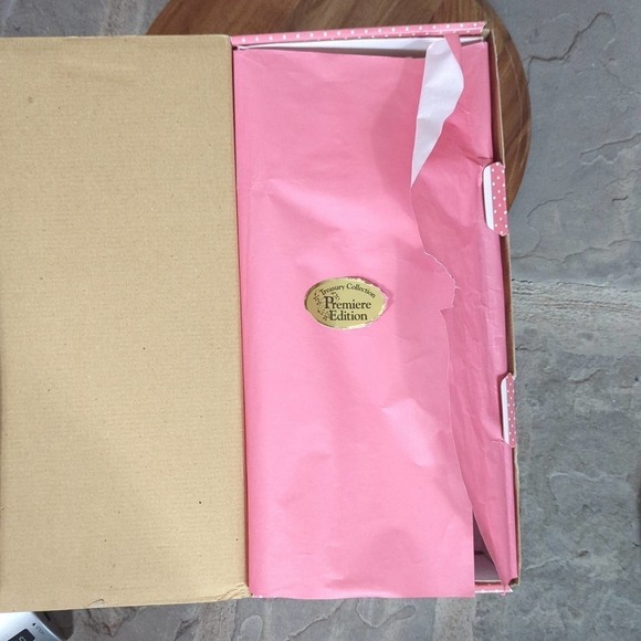 Kathleen Kelly Porcelain Doll Patricia Rose‎ Paradise Galleries Treasury - Picture 16 of 16